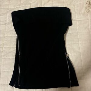 Elegant Black Strapless Top with Zipper Sides